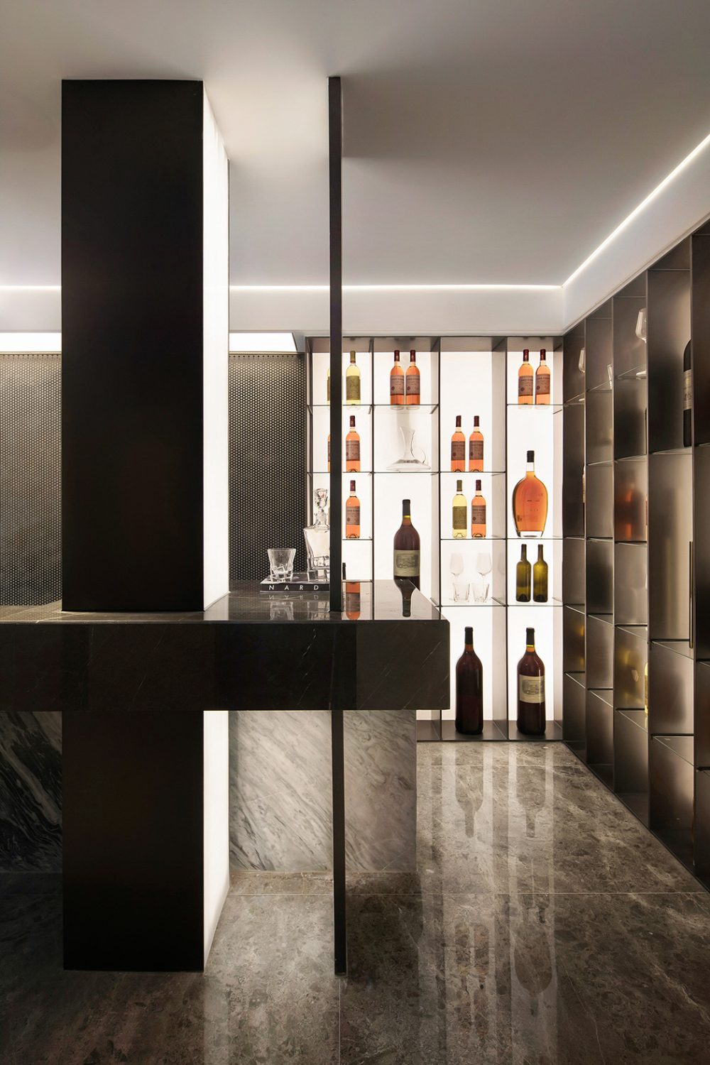 现代前卫风格别墅家装案例效果图-酒柜 现代前卫风格别墅家装案例效果图-酒柜